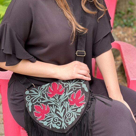 Red and Green Suede Fringed Purse Crossbody Bag - Picture 3 of 6